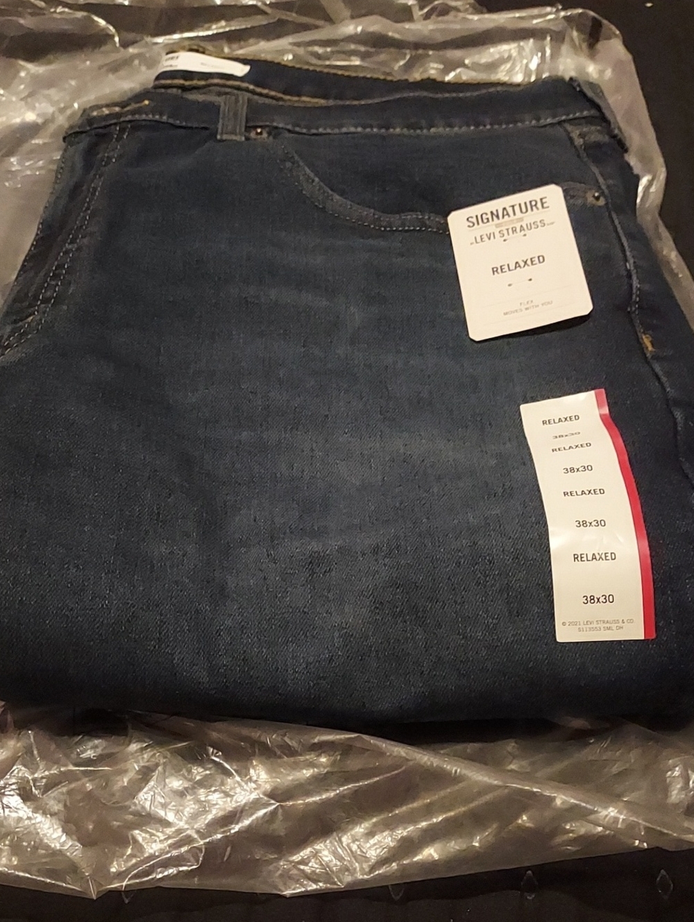 Signature by Levi Strauss Relaxed Fit Jeans in Dark Blue Denim